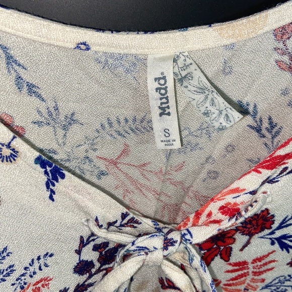 Flower Mid Sleeve Dress . - Picture 2 of 3